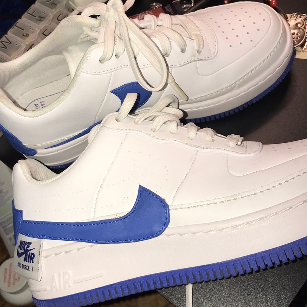 women Nike sneakers